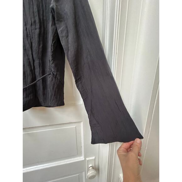 H&M Divided Black Long Sleeved Wrap Crinkle Top Size S NWT - Picture 6 of 6